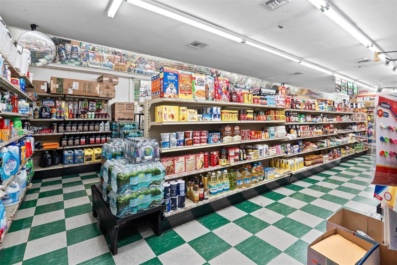 17851 NW 78th Ave, Hialeah, FL 33015 Photo