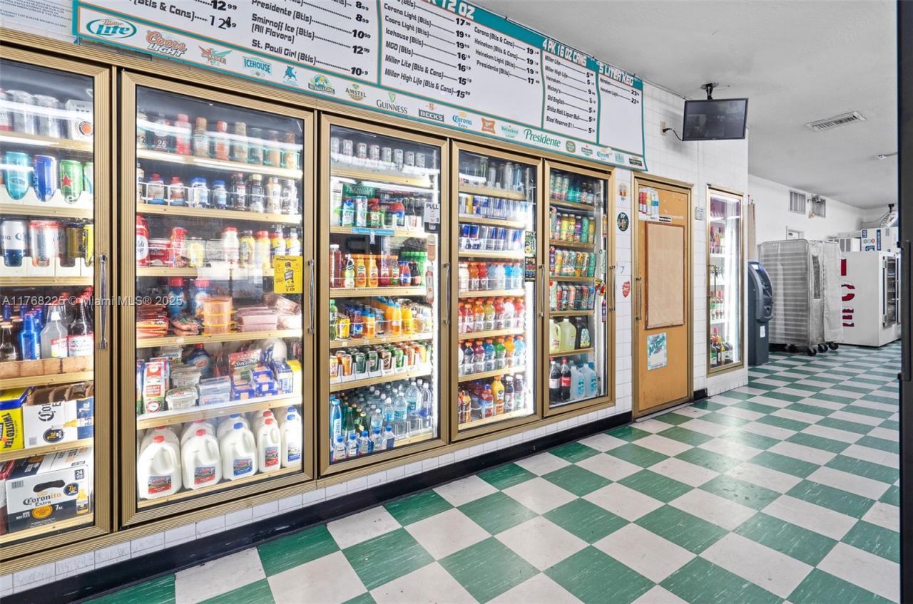 17851 NW 78th Ave, Hialeah, FL 33015 Photo