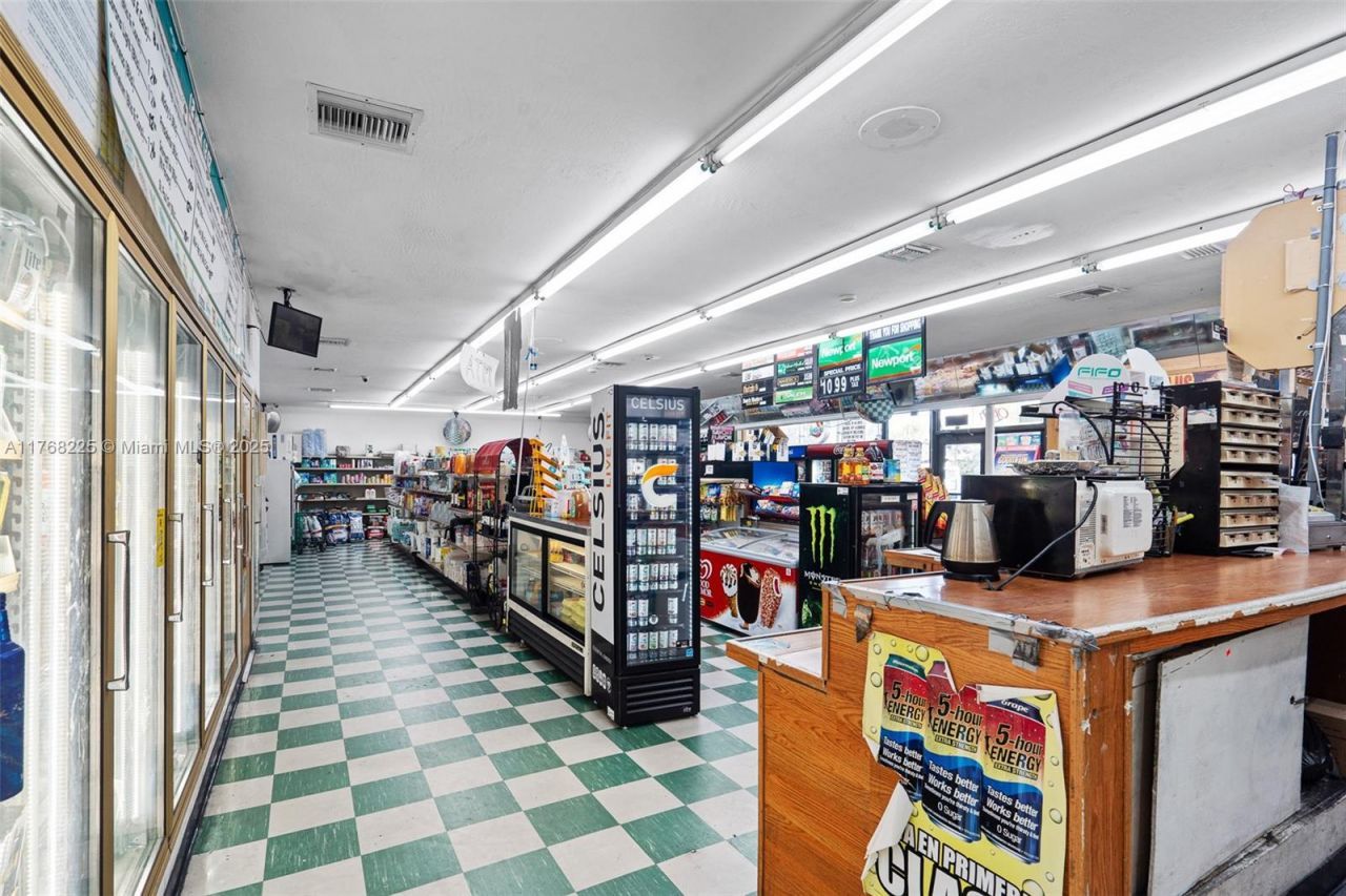 17851 NW 78th Ave, Hialeah, FL 33015 Photo