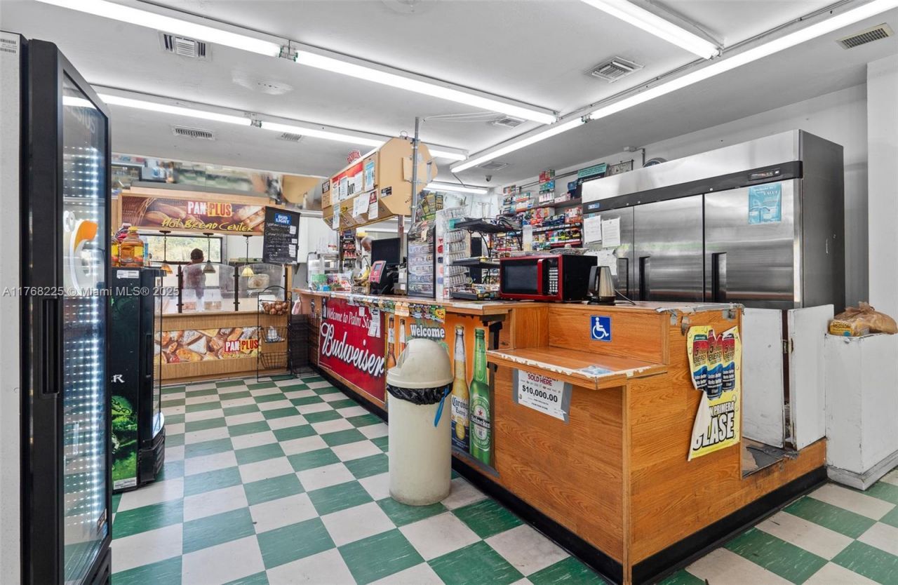 17851 NW 78th Ave, Hialeah, FL 33015 Photo