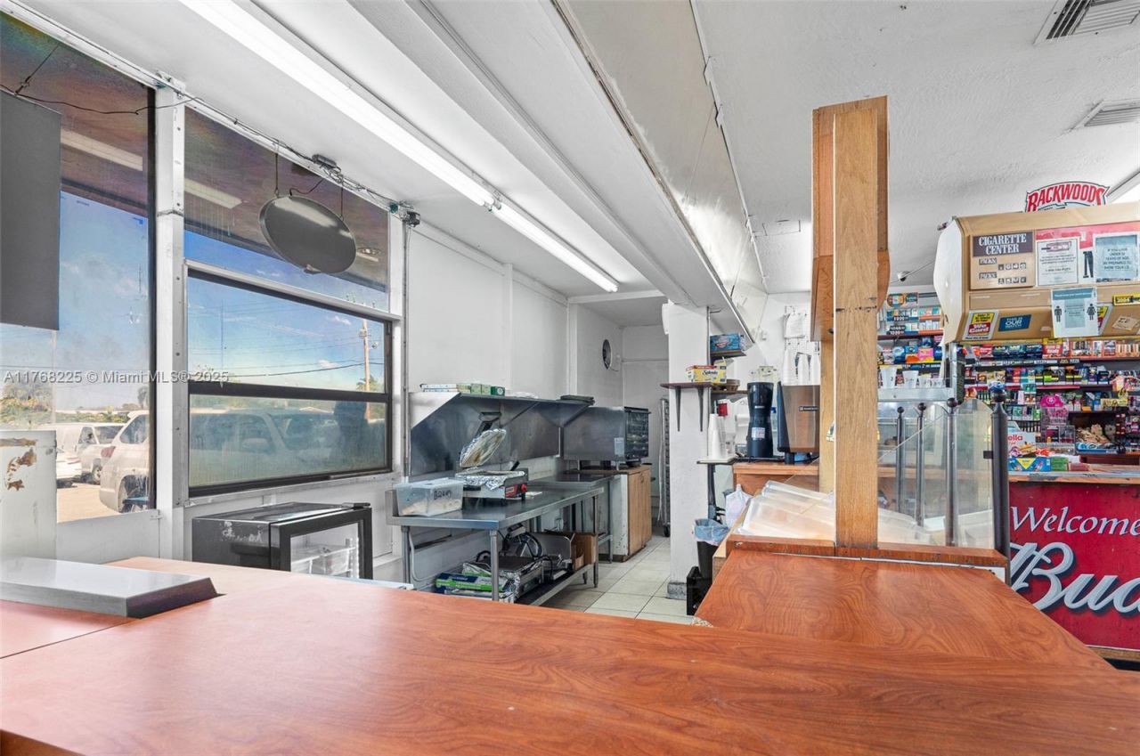 17851 NW 78th Ave, Hialeah, FL 33015 Photo