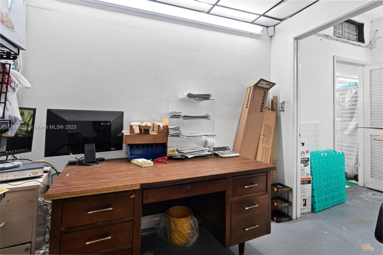 17851 NW 78th Ave, Hialeah, FL 33015 Photo