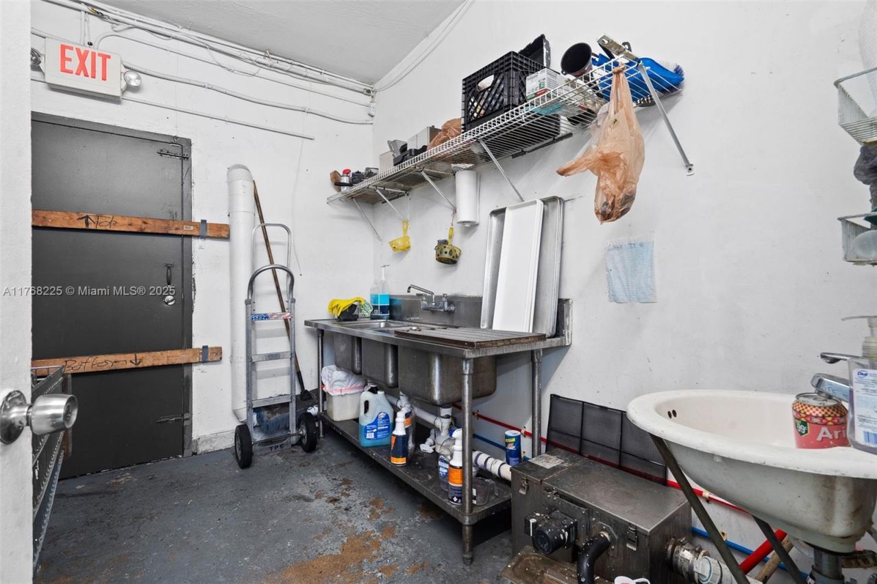 17851 NW 78th Ave, Hialeah, FL 33015 Photo