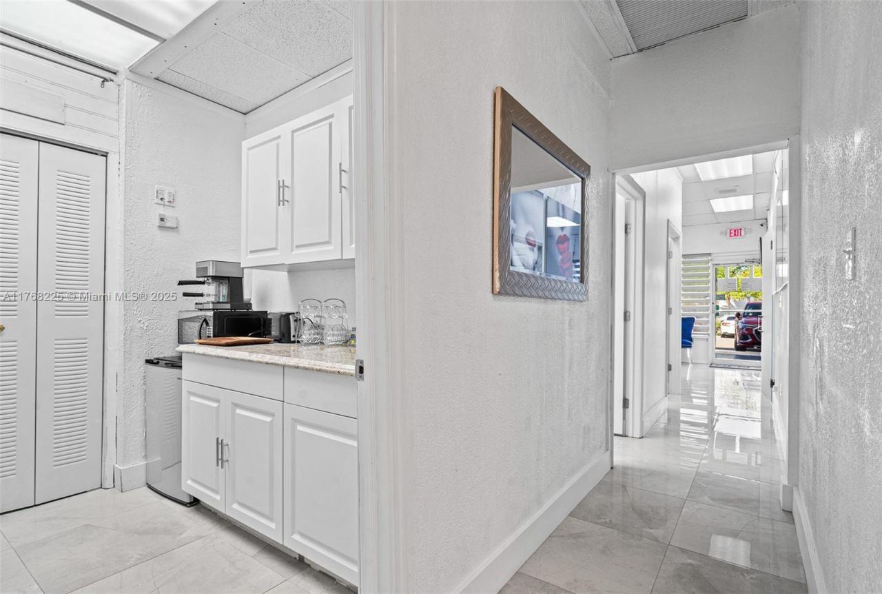 17851 NW 78th Ave, Hialeah, FL 33015 Photo