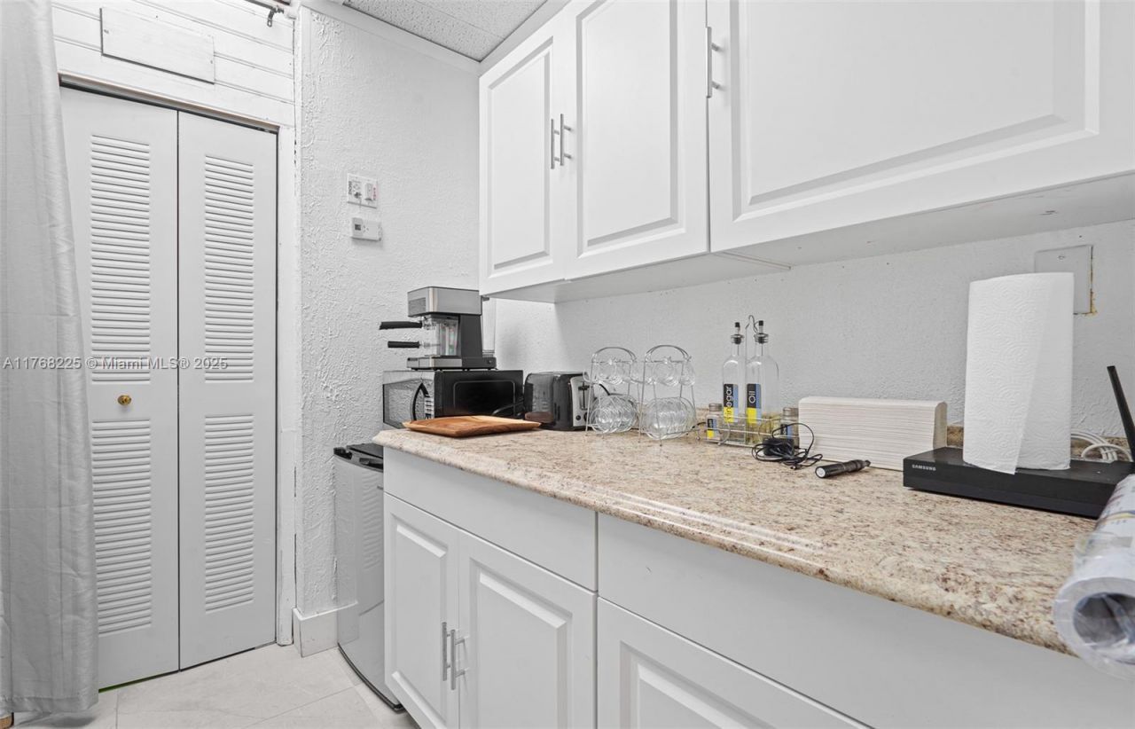 17851 NW 78th Ave, Hialeah, FL 33015 Photo