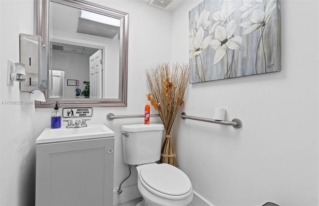 17851 NW 78th Ave, Hialeah, FL 33015 Photo