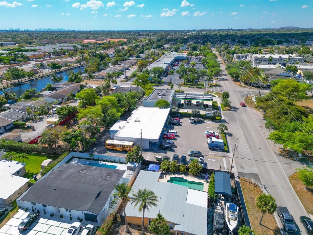 17851 NW 78th Ave, Hialeah, FL 33015 Photo