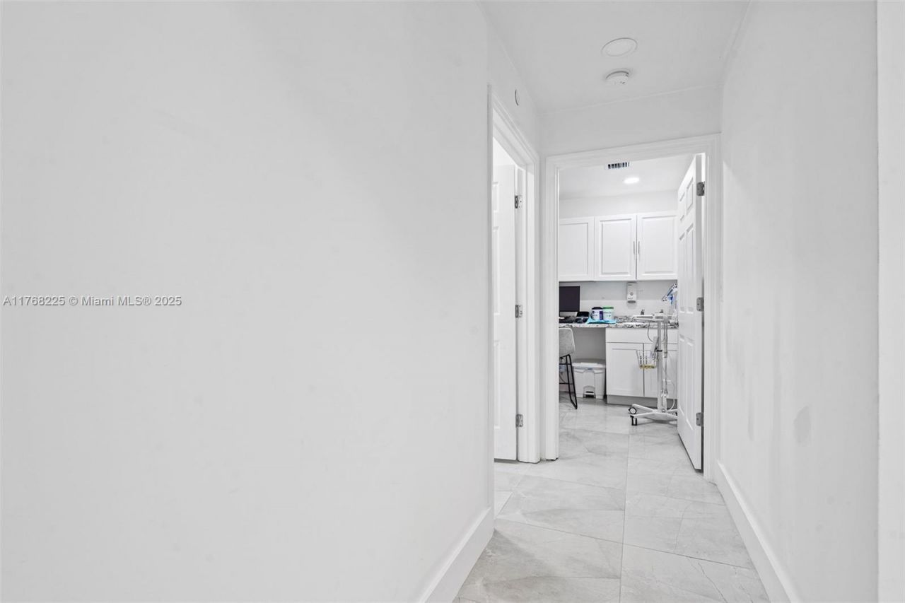 17851 NW 78th Ave, Hialeah, FL 33015 Photo