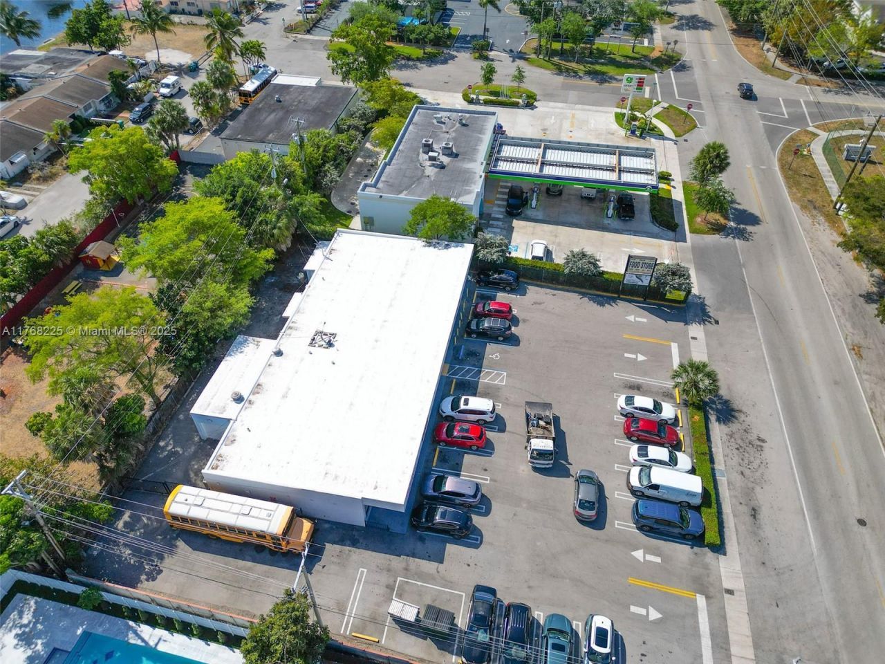 17851 NW 78th Ave, Hialeah, FL 33015 Photo