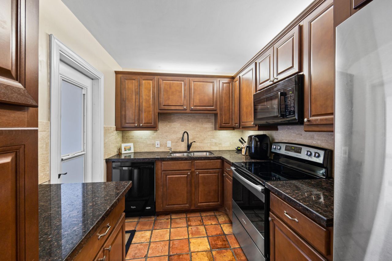 225 Beach Road, Unit 102, Tequesta, FL 33469 Photo