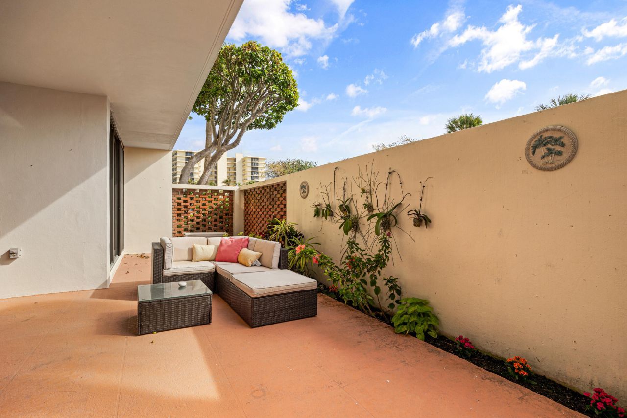 225 Beach Road, Unit 102, Tequesta, FL 33469 Photo