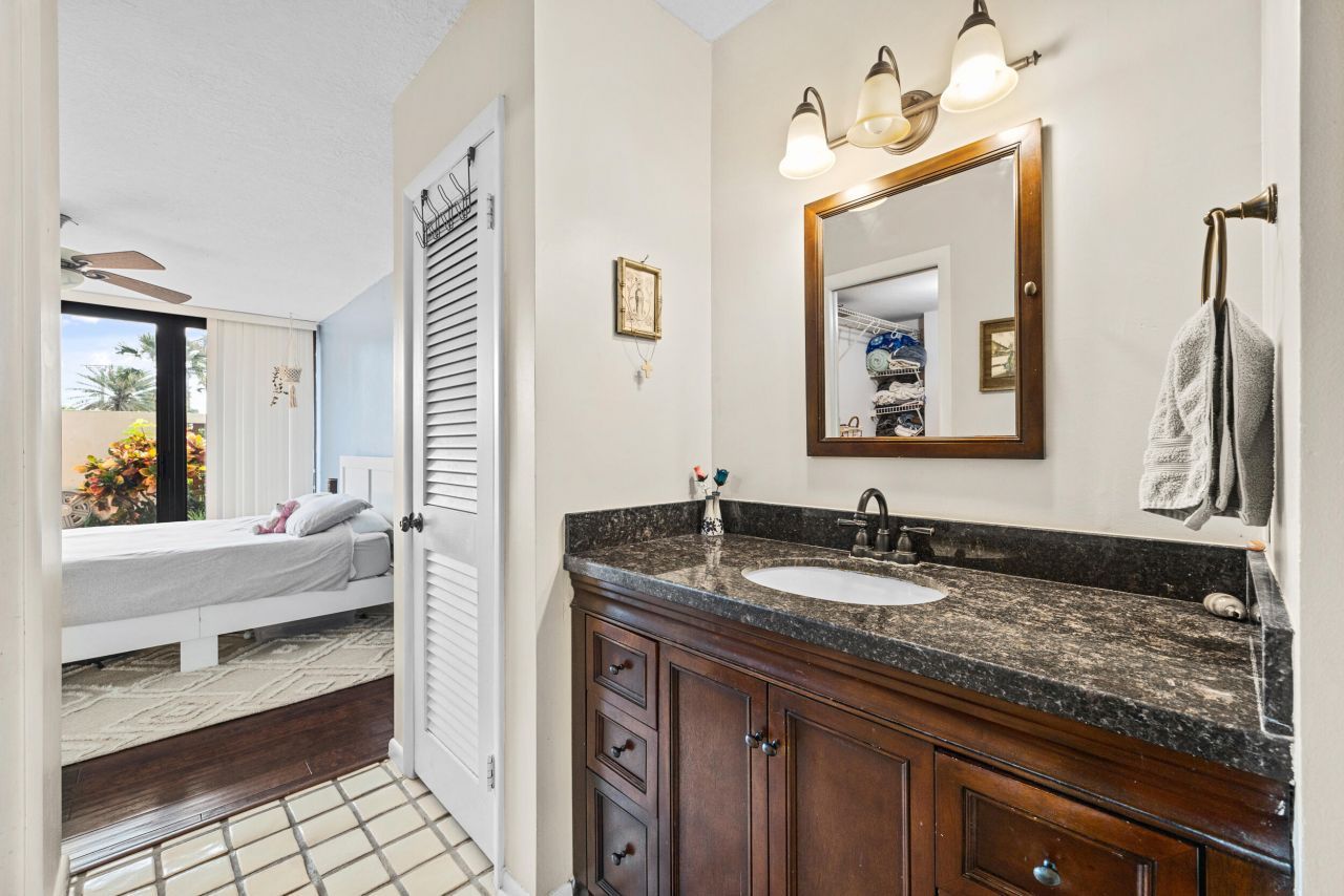 225 Beach Road, Unit 102, Tequesta, FL 33469 Photo