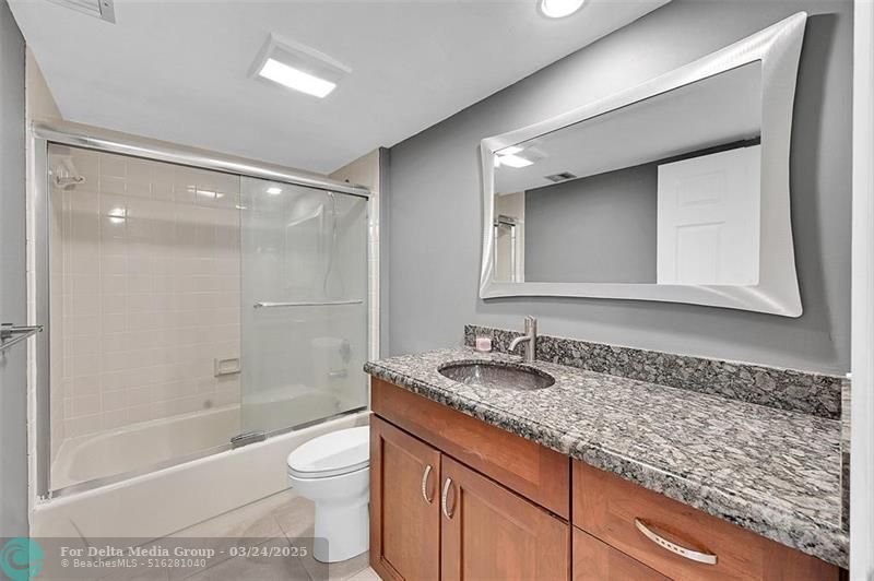 6109 Balboa Circle, Unit 305, Boca Raton, FL 33433 Photo
