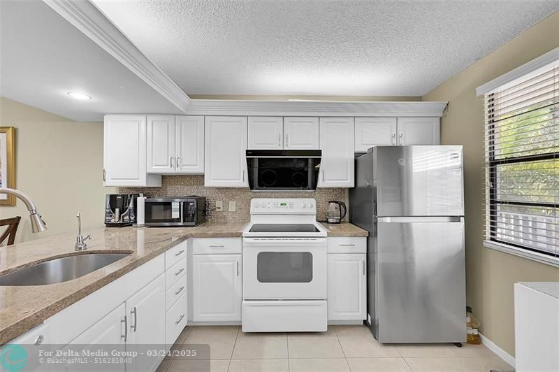 6109 Balboa Circle, Unit 305, Boca Raton, FL 33433 Photo