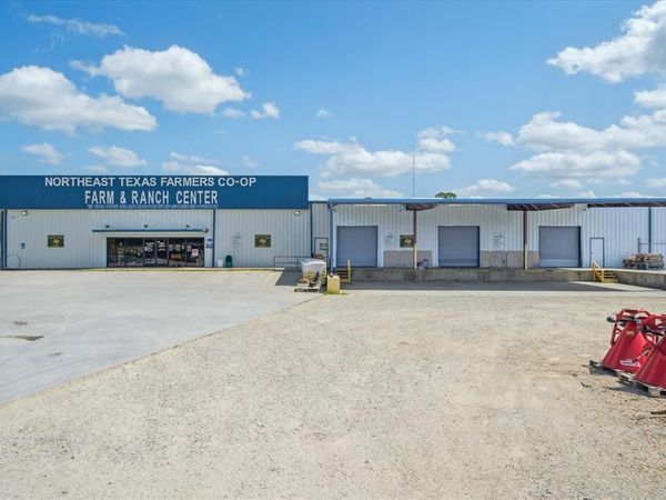 150 W Main Street, Clarksville, TX 75426