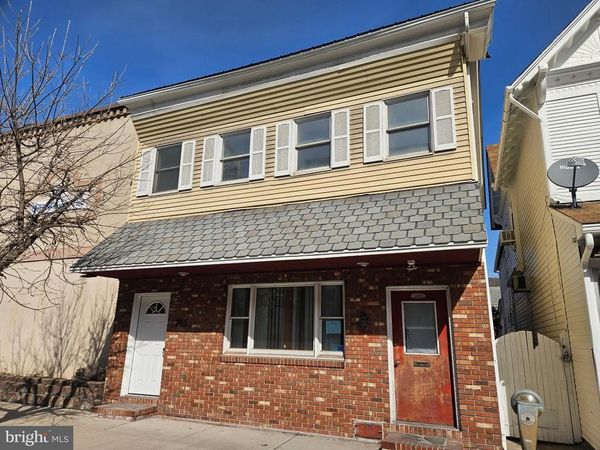 253 W BROAD STREET, TAMAQUA, PA 18252
