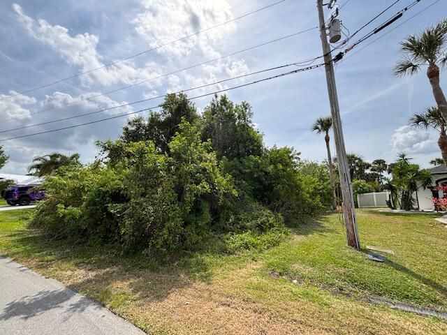 1486 SW Bartell Avenue, Port Saint Lucie, FL 34953 Photo