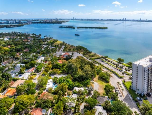 890 NE 70th St, Miami, FL 33138 Photo