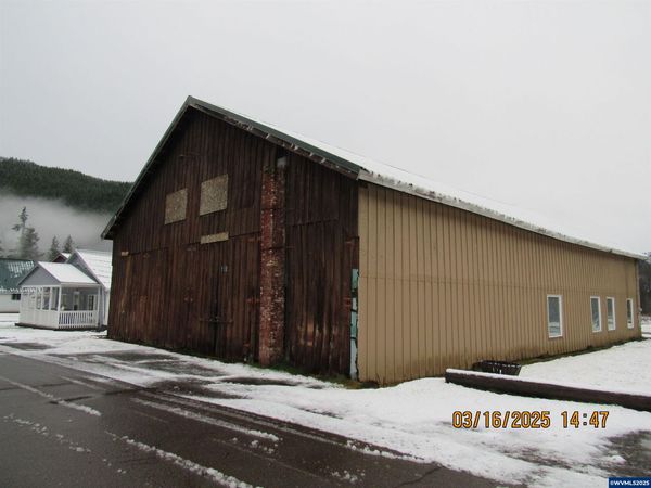 120 Highway 22 SE, Idanha, OR 97350
