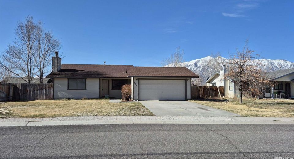 784 Hornet Drive, Gardnerville, NV 89460 Photo