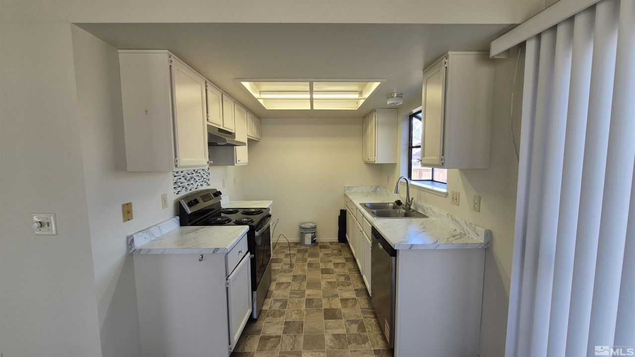 784 Hornet Drive, Gardnerville, NV 89460 Photo