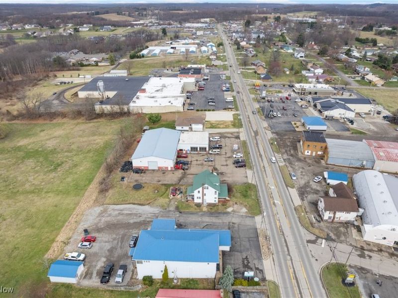 559 Canton Road NW, Carrollton, OH 44615 Photo 10