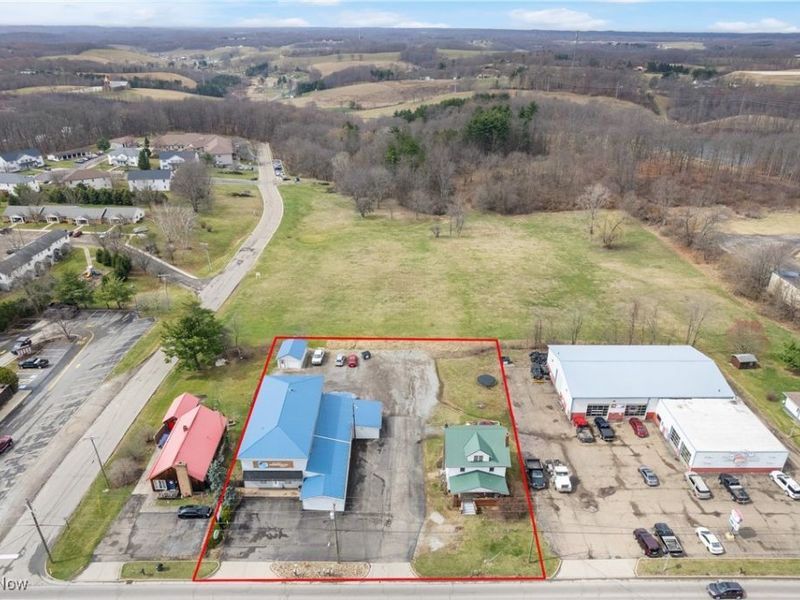 559 Canton Road NW, Carrollton, OH 44615 Photo 3