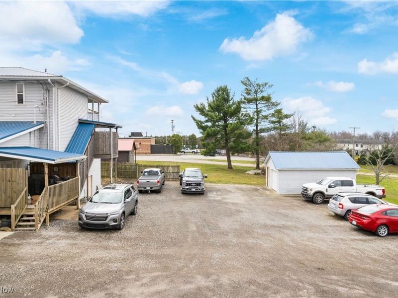 559 Canton Road NW, Carrollton, OH 44615 Photo 4