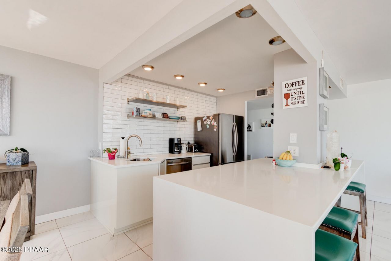 2828 N Atlantic Avenue, Unit 302, Daytona Beach, FL 32118 Photo