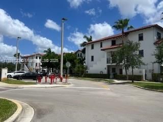 10630 NW 88th St, Unit 103, Doral, FL 33178 Photo