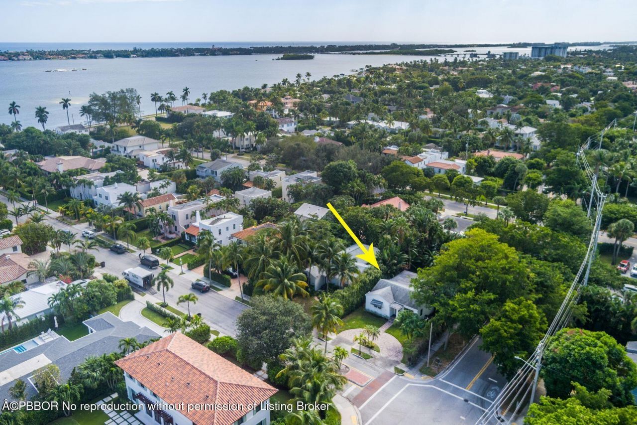 240 Almeria Road, West Palm Beach, FL 33405 Photo