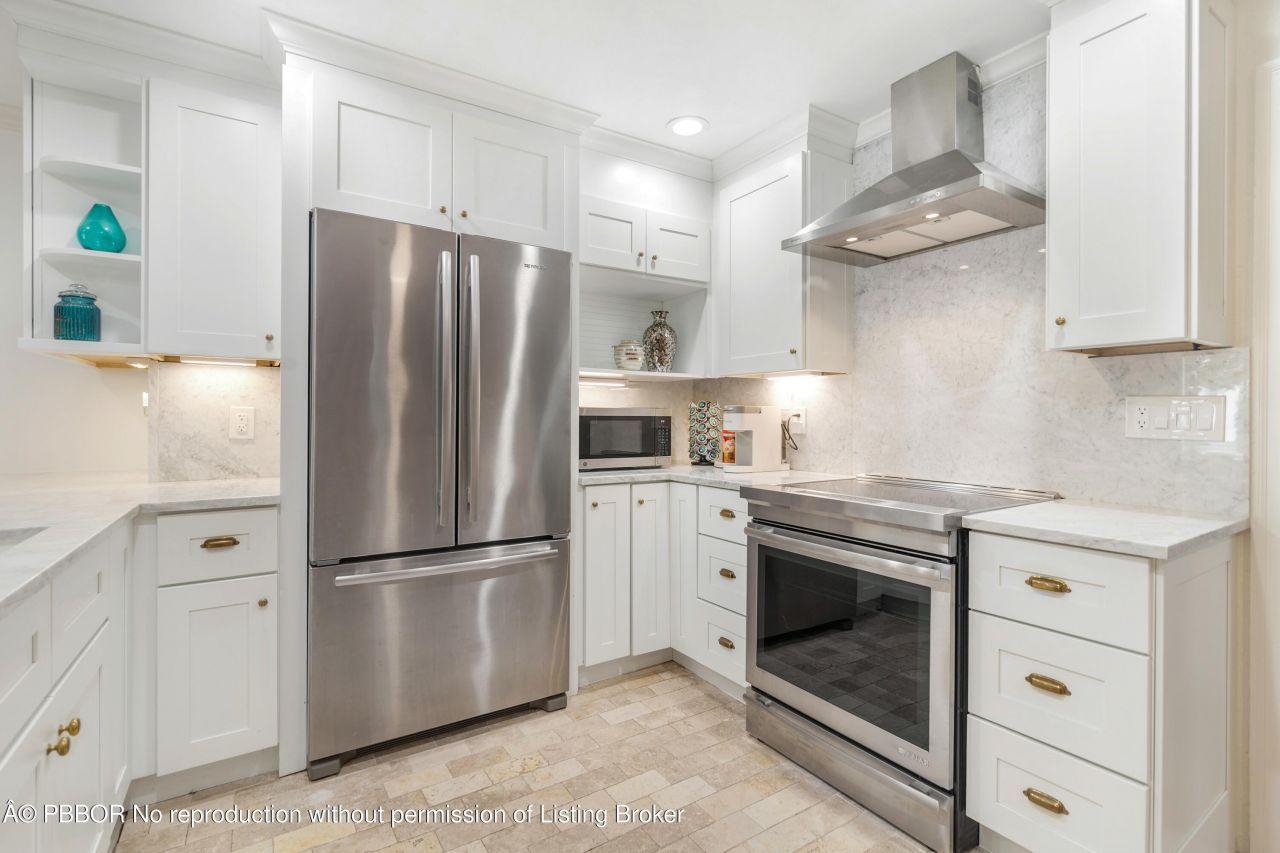 240 Almeria Road, West Palm Beach, FL 33405 Photo