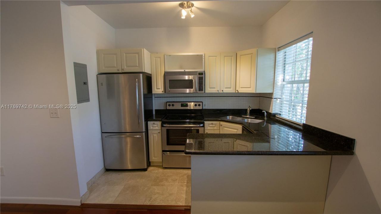 577 NE 62 Street, Unit 2, Miami, FL 33138 Photo