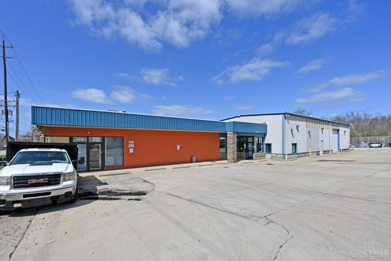 8240 Beechmont Avenue, Anderson Twp, OH 45255 Main Photo