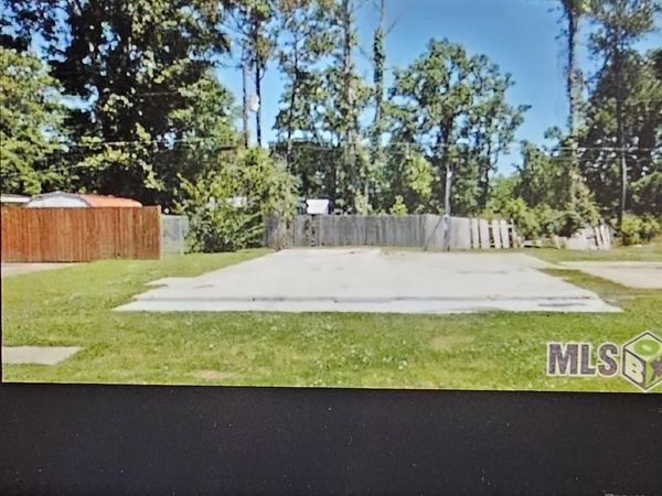 44050 Lake Village Rd, Prairieville, LA 70769