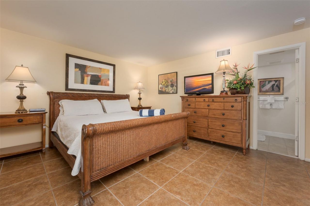 5125 Gulf Of Mexico Drive, Unit 4, Longboat Key, FL 34228 Photo
