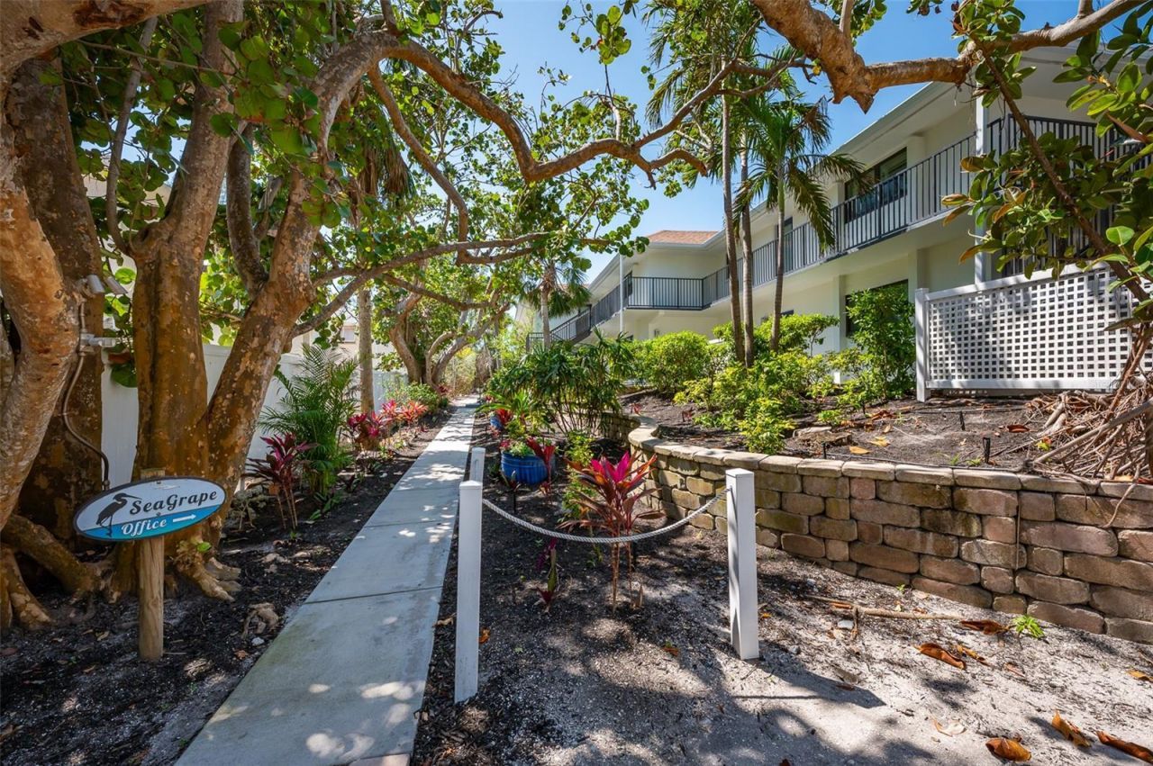 5125 Gulf Of Mexico Drive, Unit 4, Longboat Key, FL 34228 Photo