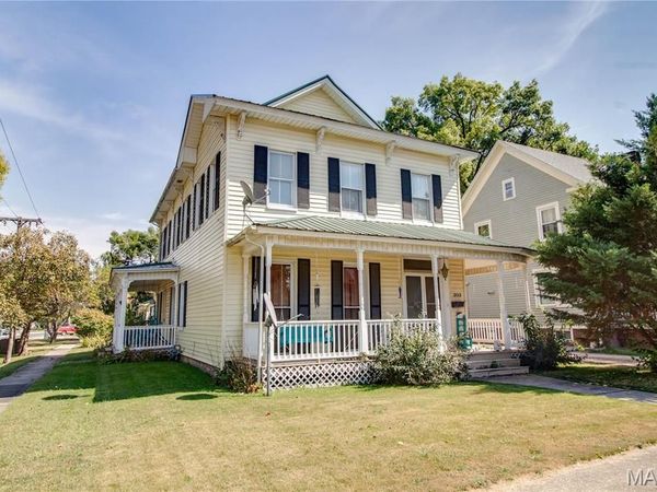 202 4th Street, Carrollton, IL 62016