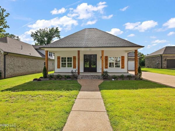 1375 Creekside Lane, Hernando, MS 38632