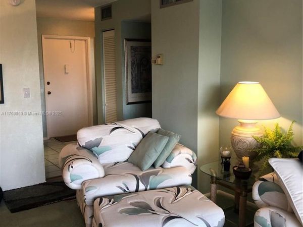 1000 NE 14th Ave, Unit 605, Hallandale Beach, FL 33009