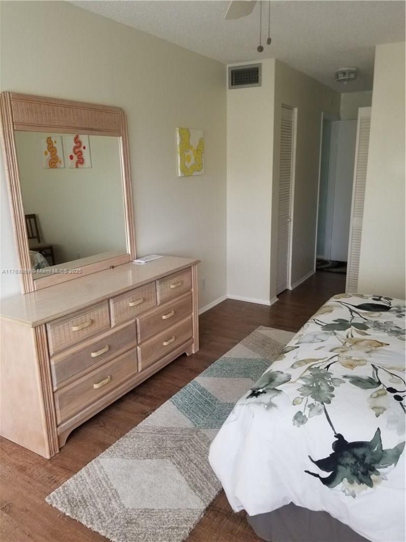 1000 NE 14th Ave, Unit 605, Hallandale Beach, FL 33009 Photo