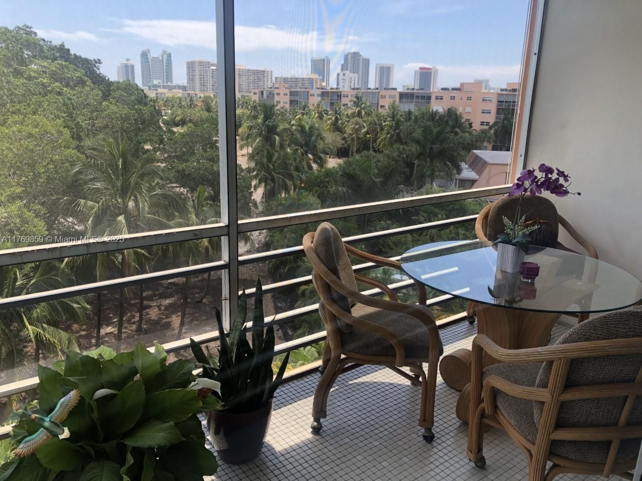 1000 NE 14th Ave, Unit 605, Hallandale Beach, FL 33009 Photo