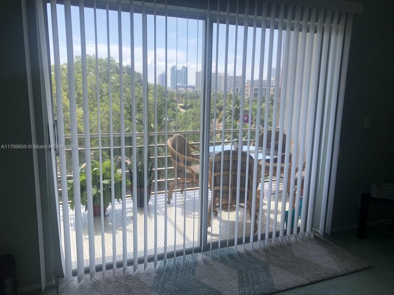 1000 NE 14th Ave, Unit 605, Hallandale Beach, FL 33009 Photo