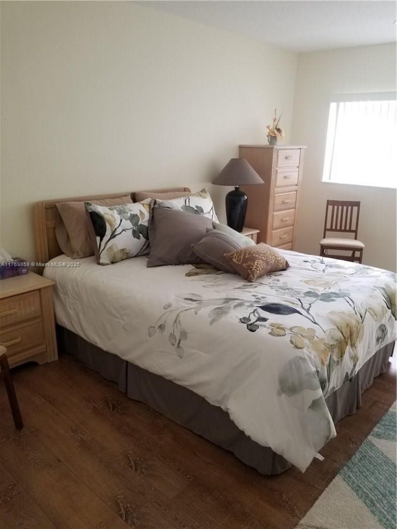 1000 NE 14th Ave, Unit 605, Hallandale Beach, FL 33009 Photo