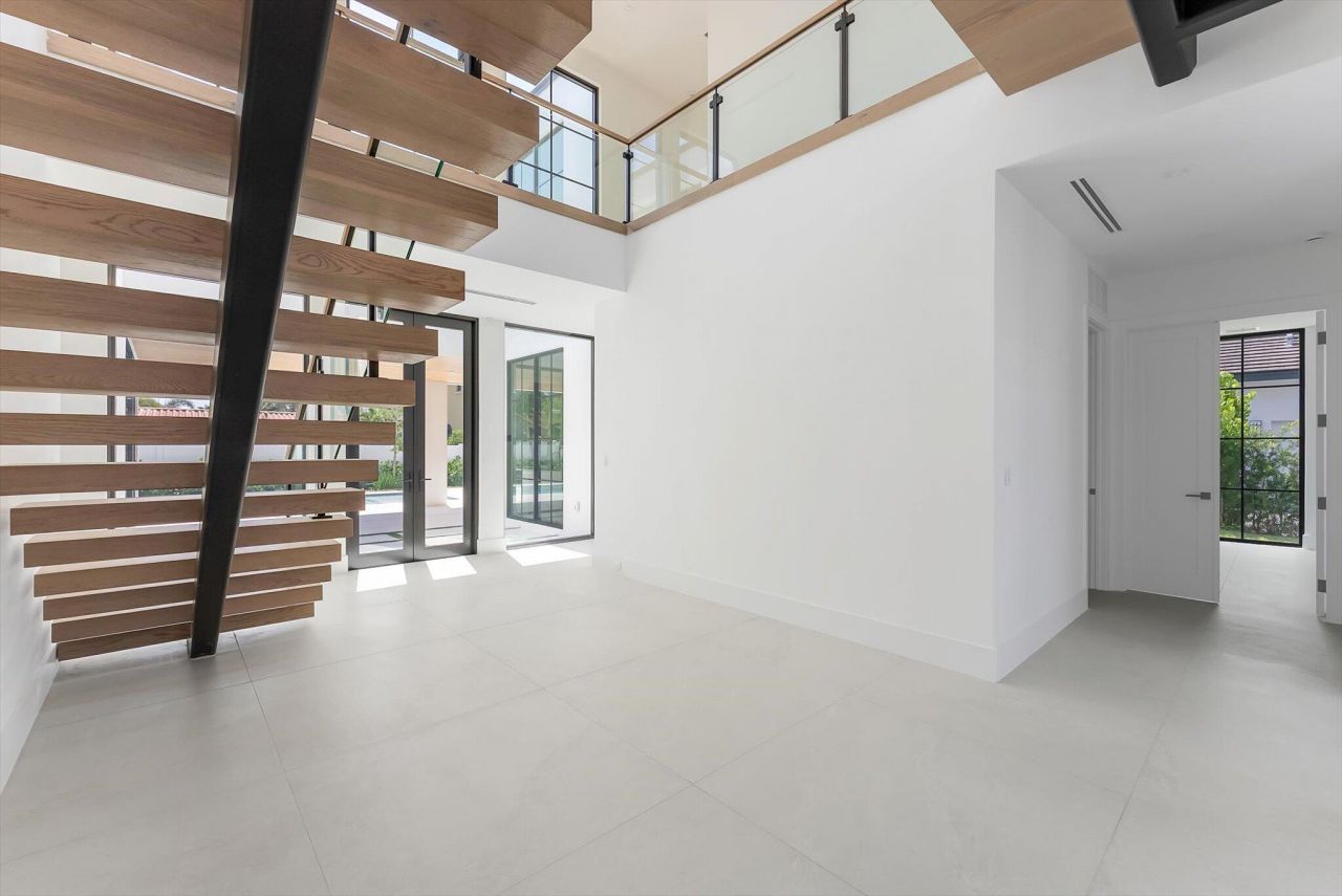 880 NE 3rd Avenue, Boca Raton, FL 33432 Photo