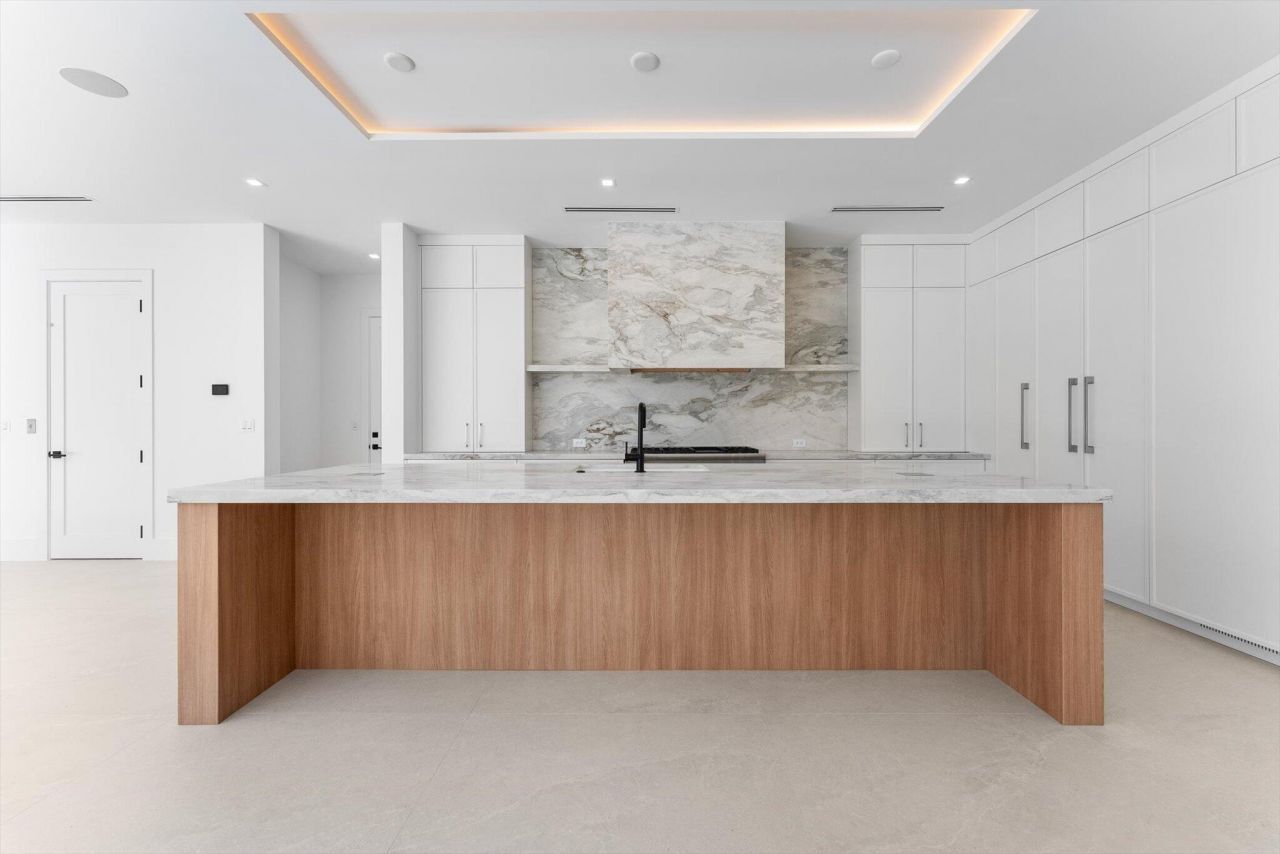 880 NE 3rd Avenue, Boca Raton, FL 33432 Photo