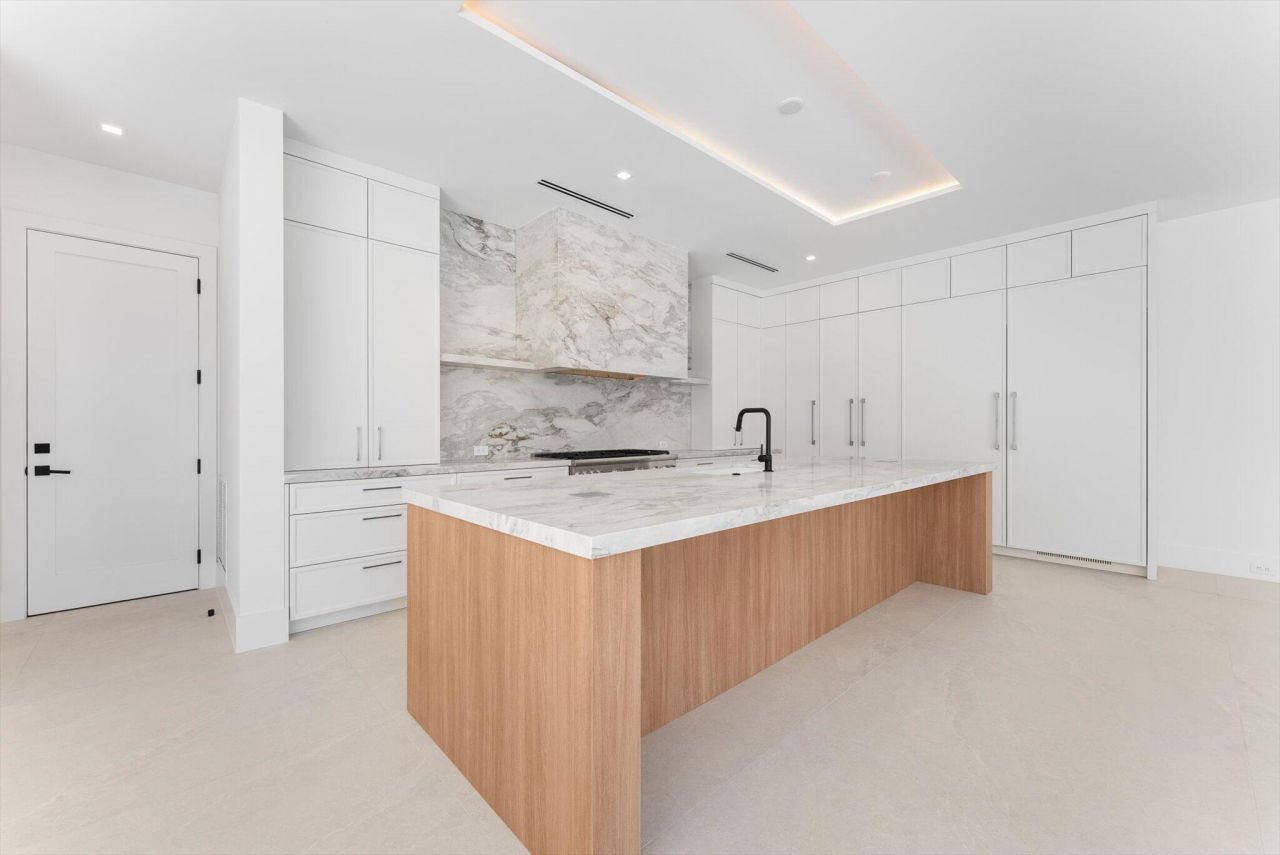 880 NE 3rd Avenue, Boca Raton, FL 33432 Photo