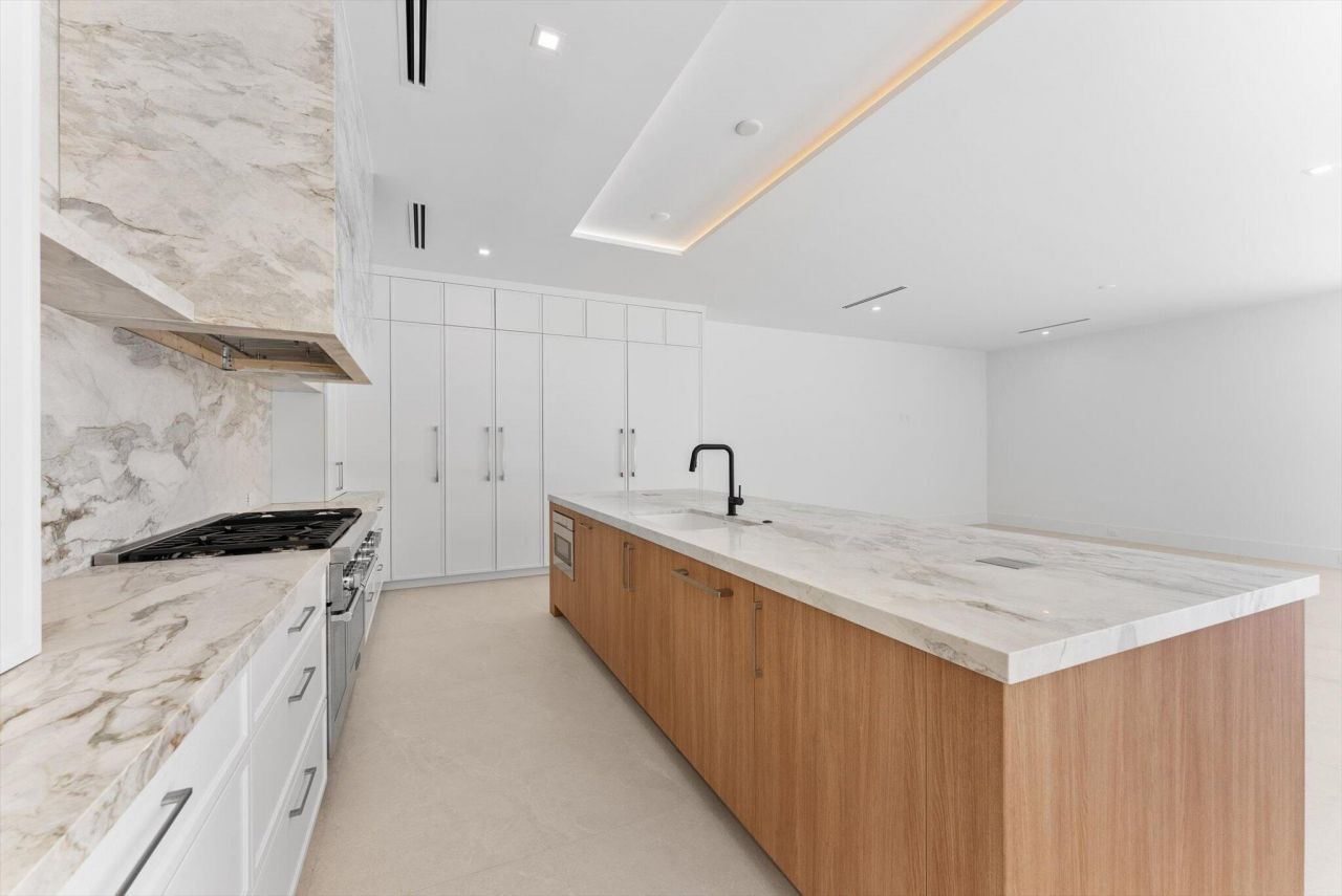 880 NE 3rd Avenue, Boca Raton, FL 33432 Photo