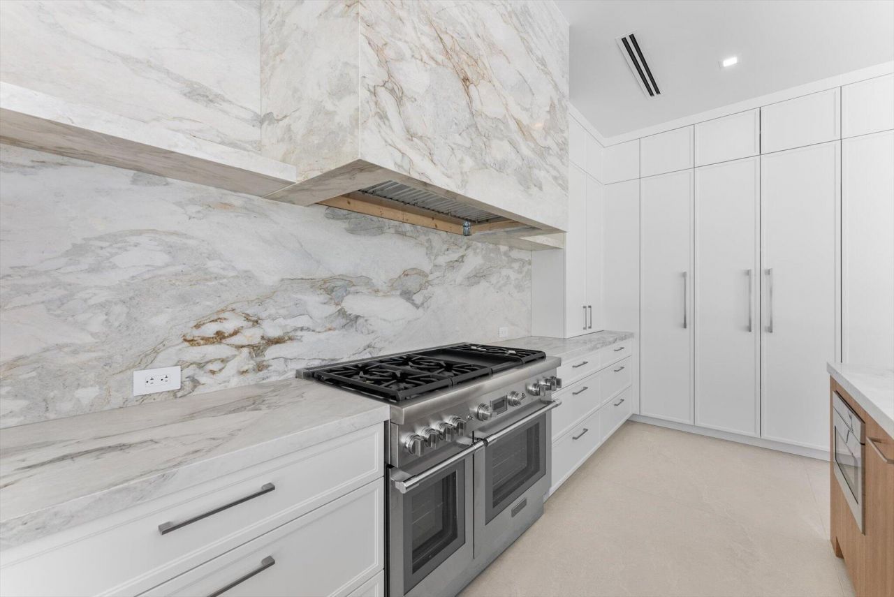 880 NE 3rd Avenue, Boca Raton, FL 33432 Photo