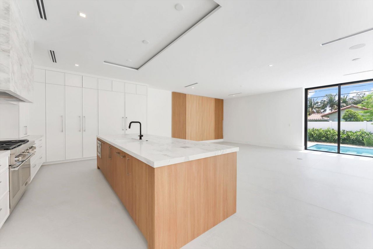 880 NE 3rd Avenue, Boca Raton, FL 33432 Photo